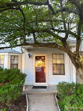 $2,700 | 404 Maplecrest Road, Edison, NJ 08820
