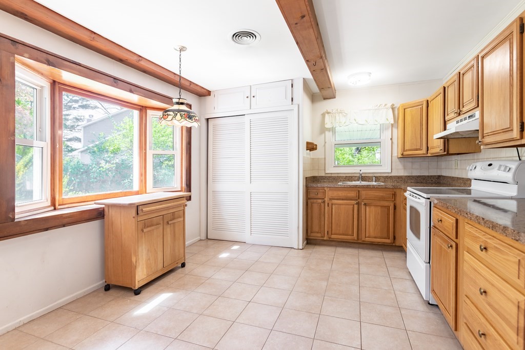 13 Maybury Road Maynard, MA 01754 - Photo 6 of 24 Gallery Image 6