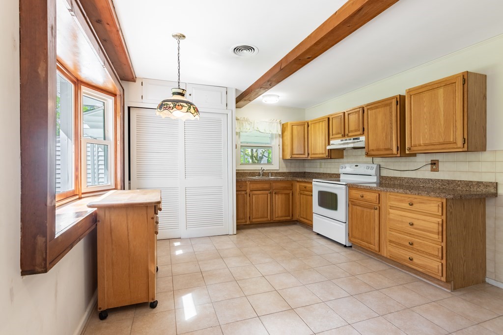 13 Maybury Road Maynard, MA 01754 - Photo 7 of 24 Gallery Image 7