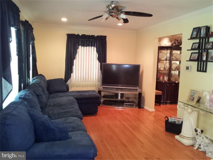 2568 Secane Road Secane, PA 19018 - Photo 2 of 17 Living Room