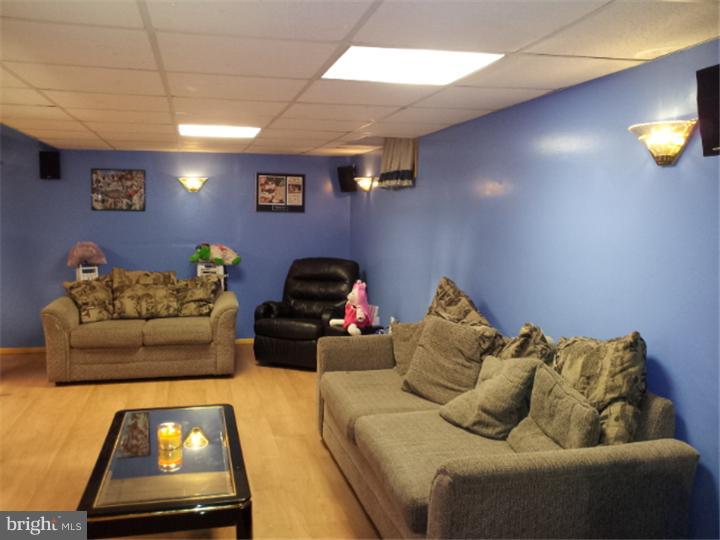 2568 Secane Road Secane, PA 19018 - Photo 15 of 17 Family Room