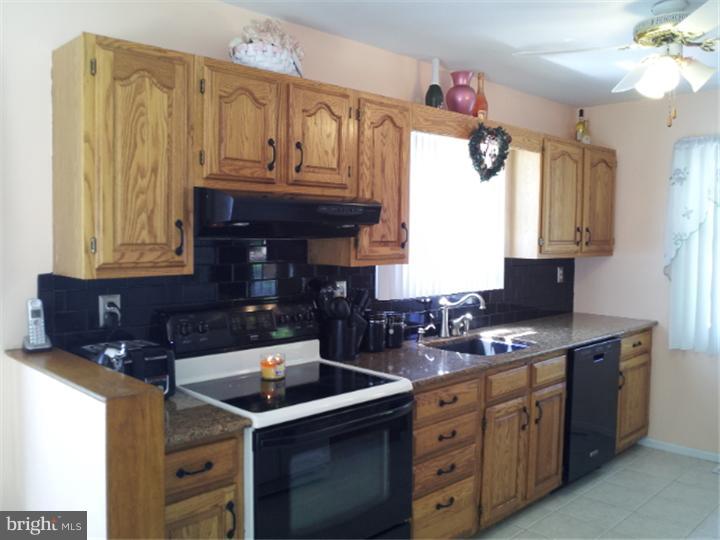 2568 Secane Road Secane, PA 19018 - Photo 3 of 17 Kitchen