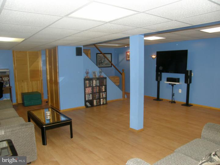 2568 Secane Road Secane, PA 19018 - Photo 5 of 17 Family Room