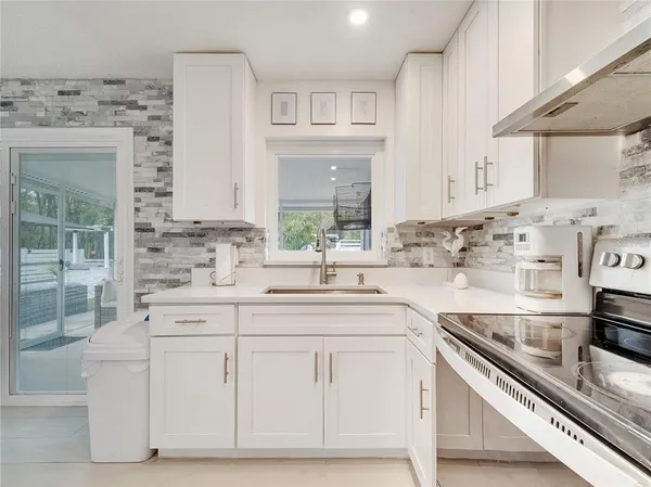 $1,800 | 4754 Lake Shore Drive, St. Cloud, FL 34772