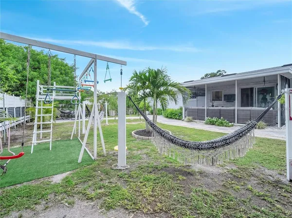 $1,800 | 4754 Lake Shore Drive, St. Cloud, FL 34772