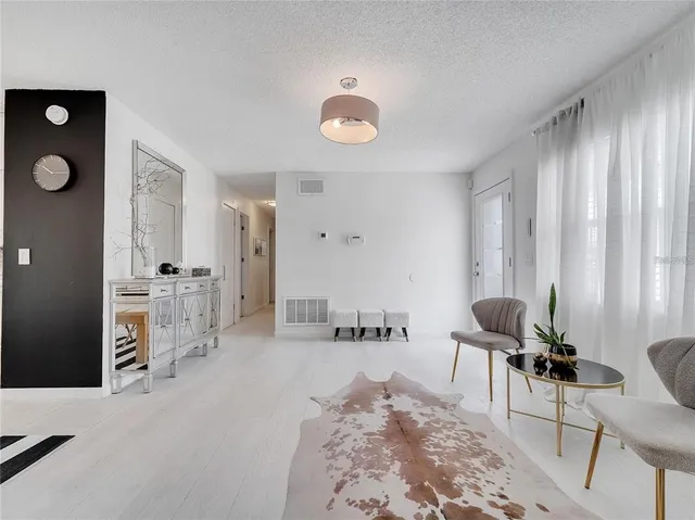 $1,800 | 4754 Lake Shore Drive, St. Cloud, FL 34772