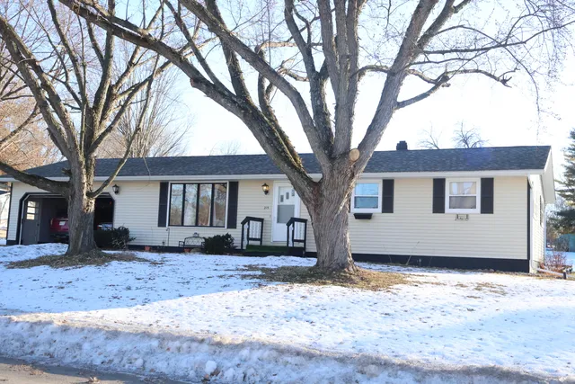 $229,900 | 215 Prospect Circle, Shawano, WI 54166