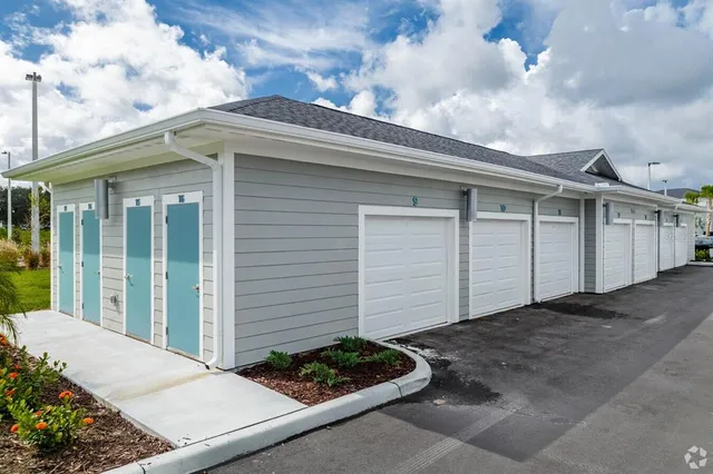 $1,977 | 5291 Post Oak Boulevard, Wesley Chapel, FL 33544