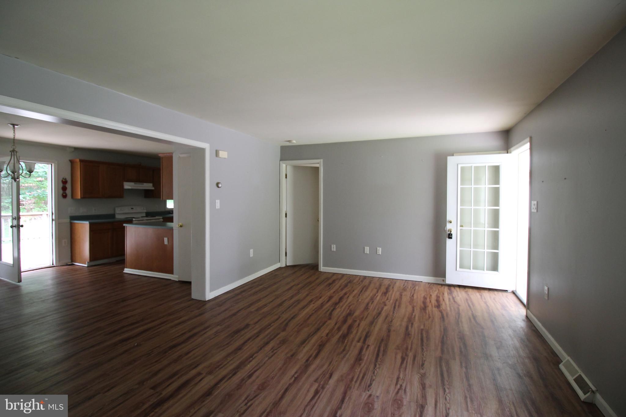 530 Packing House Road Hanover, PA 17331 - Photo 7 of 35 LR Open to DR