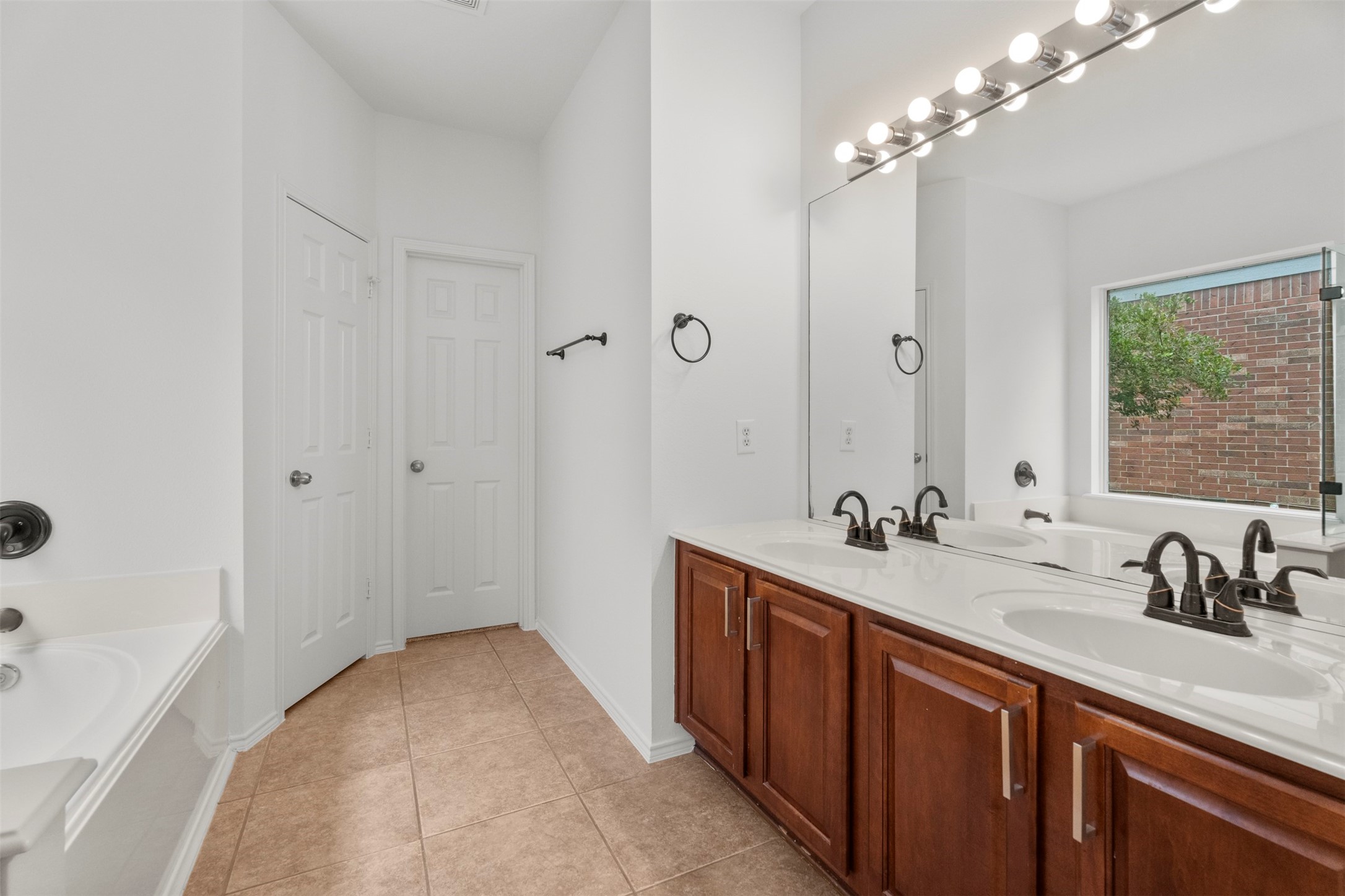 3530 Azalea Sands Drive Spring, TX 77386 - Photo 17 of 34 Primary bath