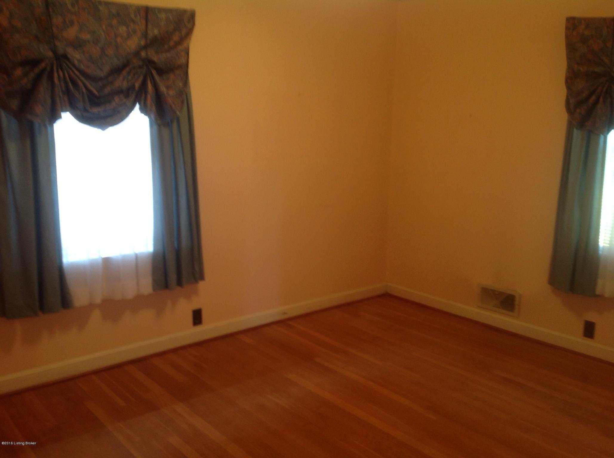 8507 Shepherdsville Road Louisville, KY 40219 - Photo 21 of 39 image
