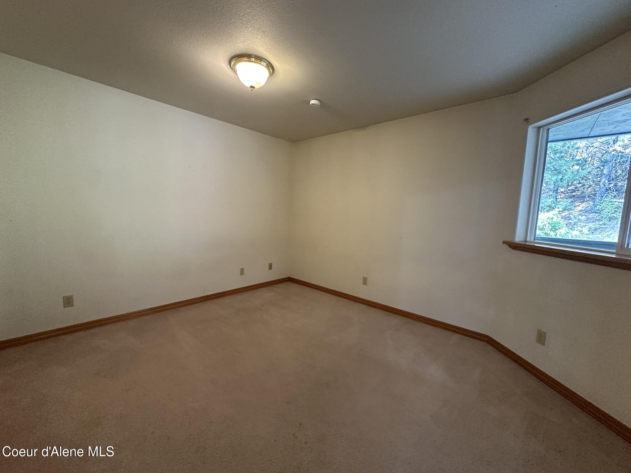 75 Silver Ridge Circle, Unit 203 Kellogg, ID 83837 - Photo 16 of 23 IMG_0994