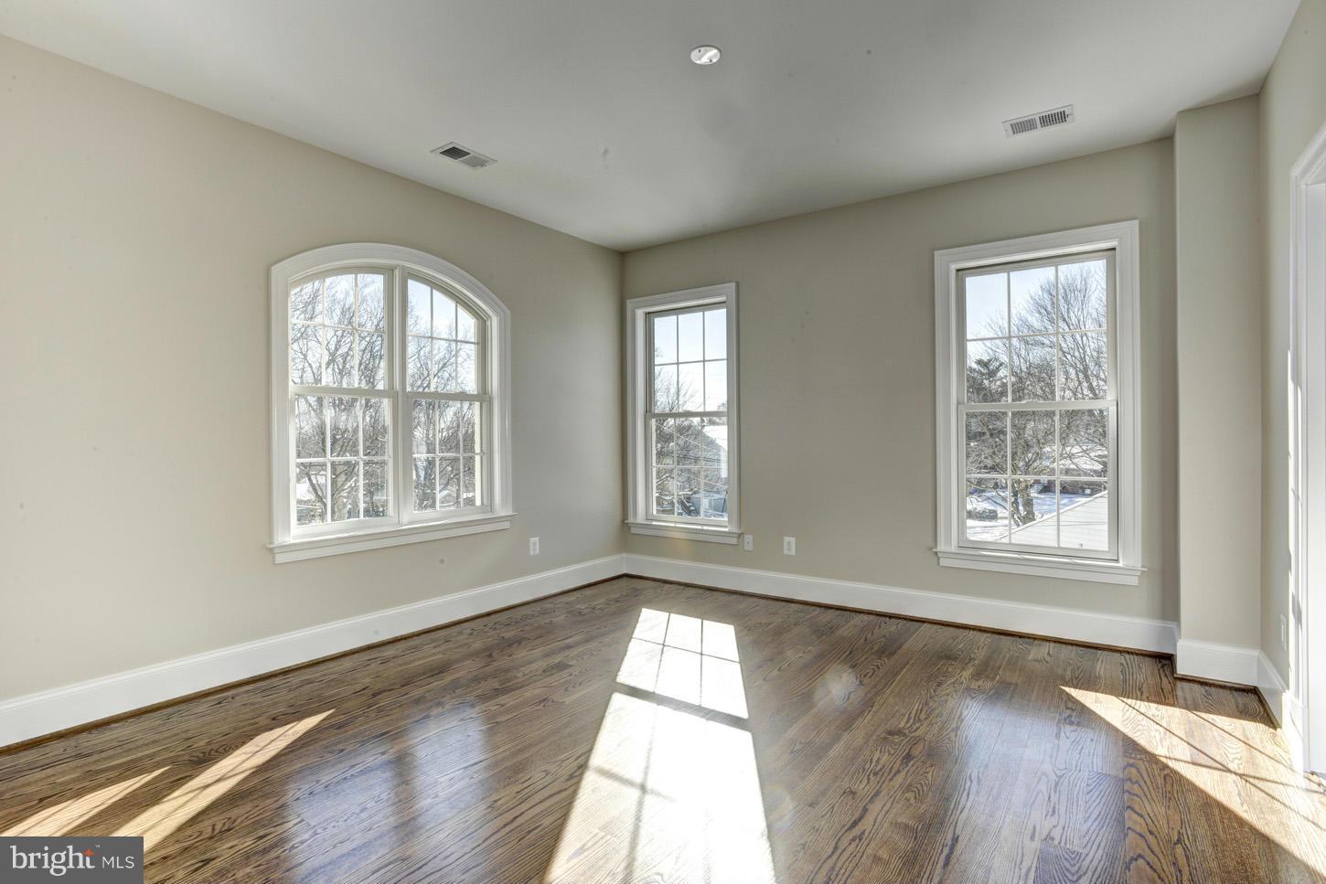 2108 Rockingham Street McLean, VA 22101 - Photo 20 of 30 Bedroom