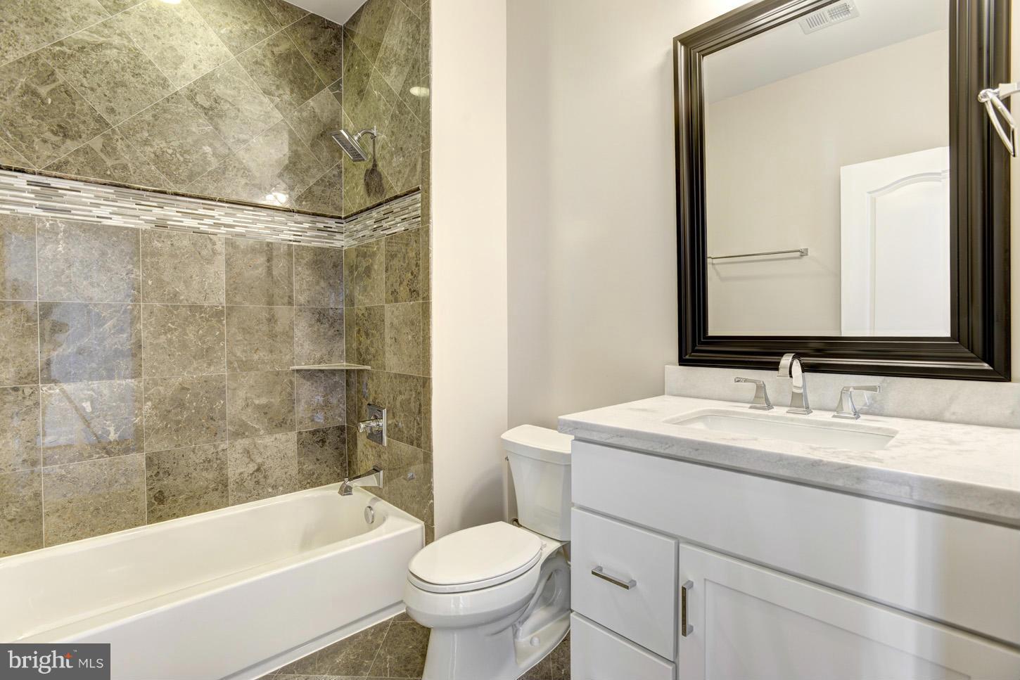 2108 Rockingham Street McLean, VA 22101 - Photo 24 of 30 Bath