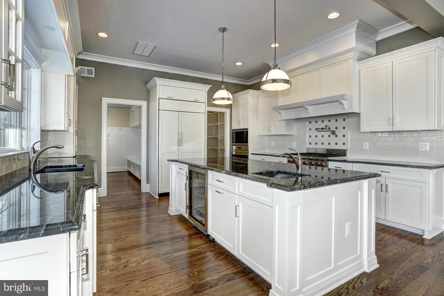 2108 Rockingham Street McLean, VA 22101 - Photo 4 of 30 Kitchen