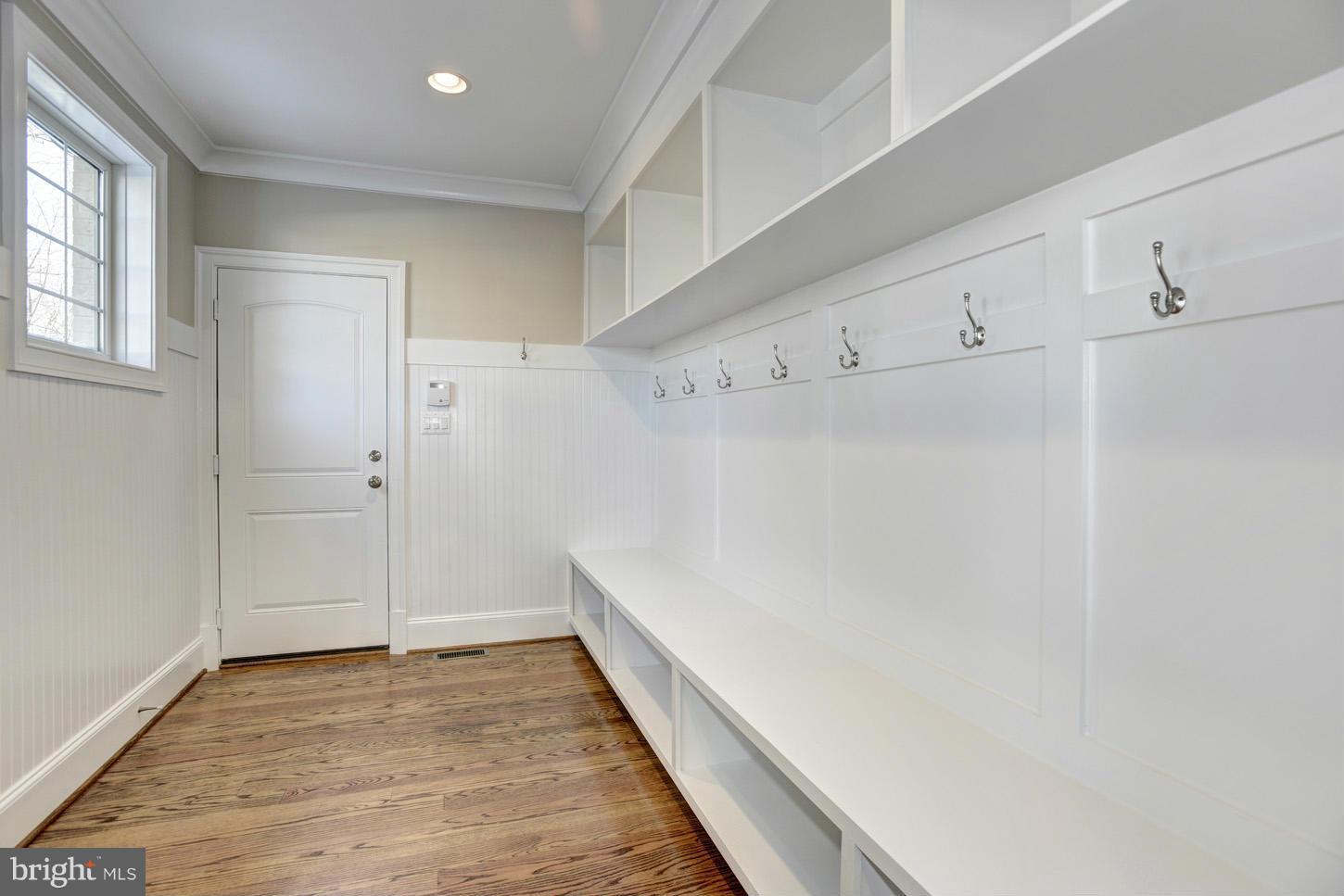 2108 Rockingham Street McLean, VA 22101 - Photo 7 of 30 Interior (General)