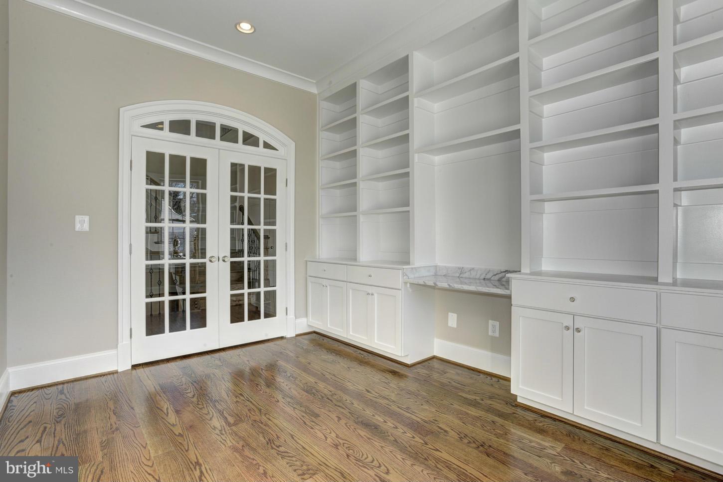 2108 Rockingham Street McLean, VA 22101 - Photo 9 of 30 Interior (General)