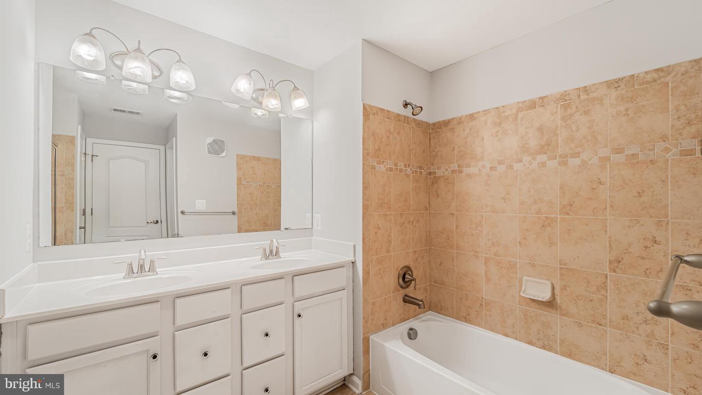 4888 Dane Ridge Circle Woodbridge, VA 22193 - Photo 16 of 32