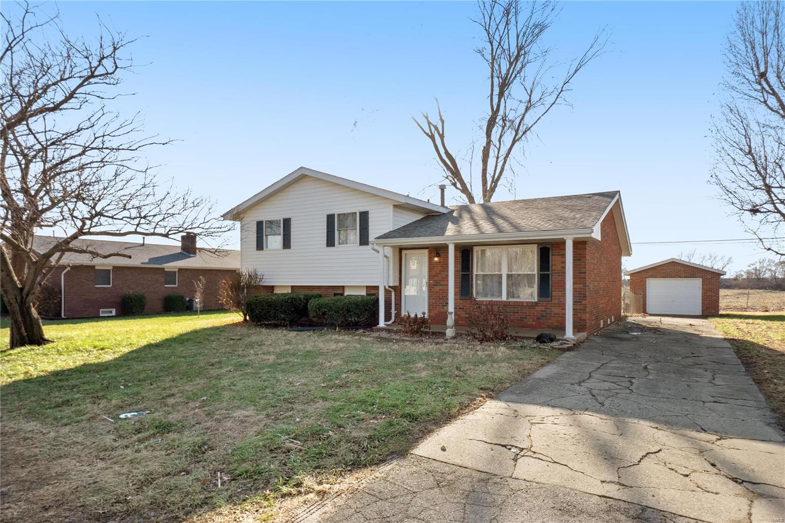 1249 Columbia Road Dupo, IL 62239 - Photo 2 of 29 Gallery Image 2