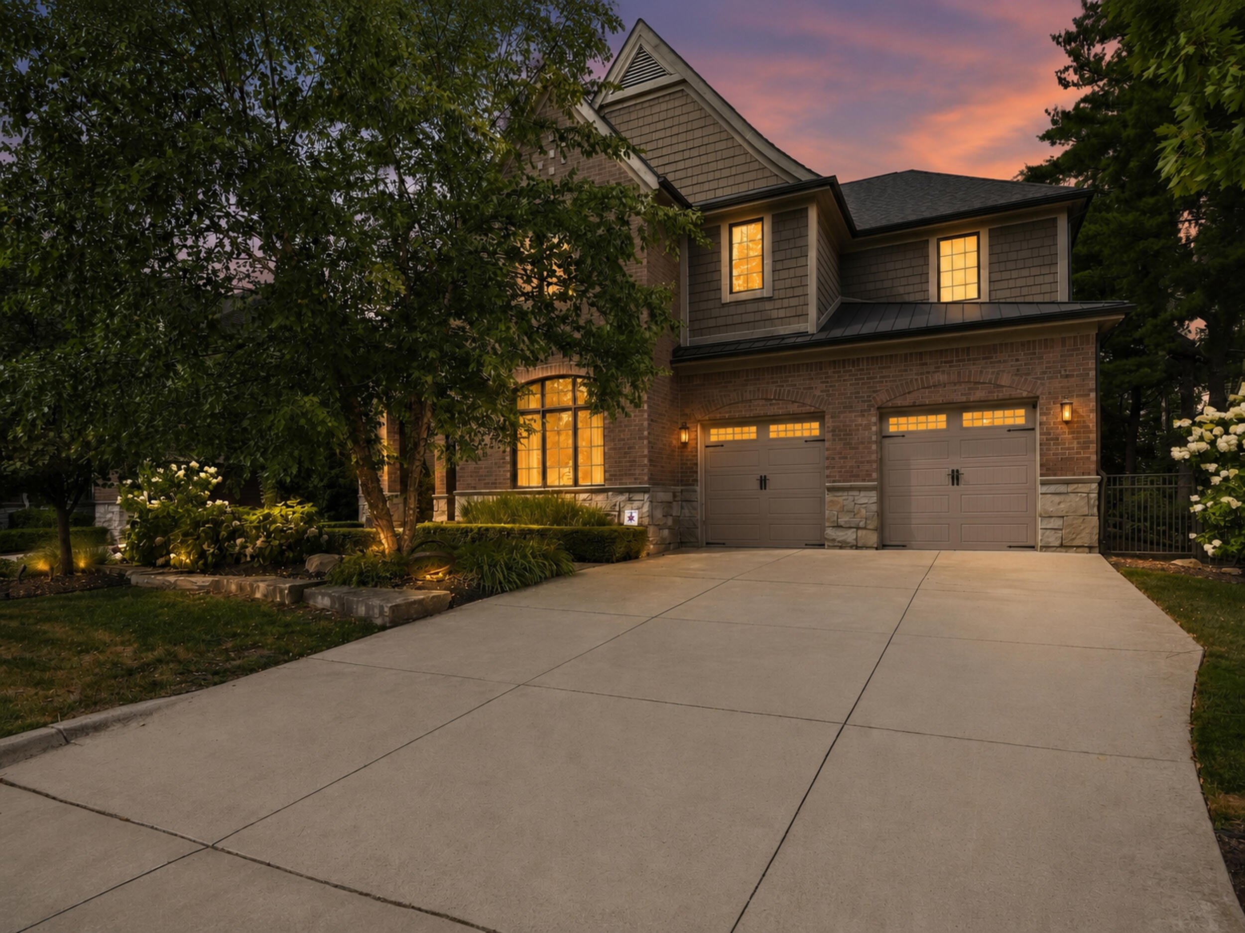 1215 Manchester Road Birmingham, MI 48009 - Photo 3 of 70 1_twilight (1)