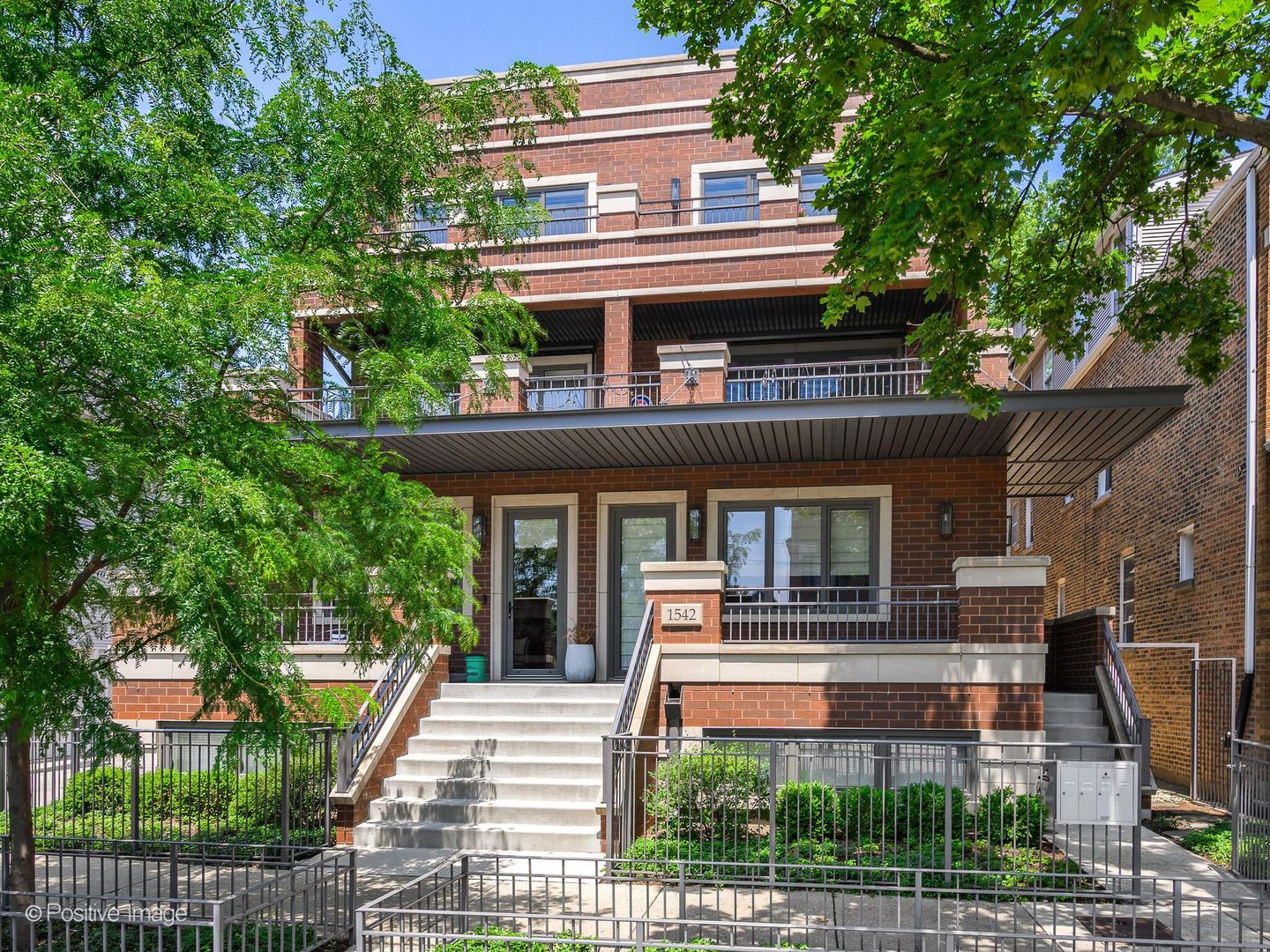 1542 West Wolfram St Unit 3