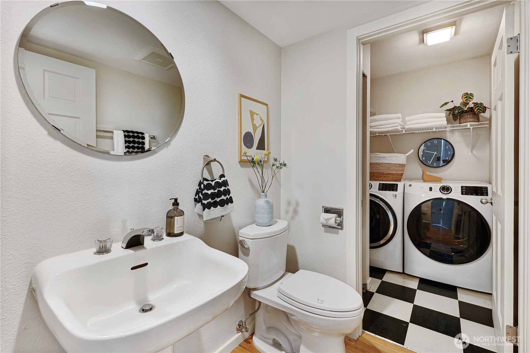 2610 East Helen Street Seattle, WA 98112 - Photo 13 of 31