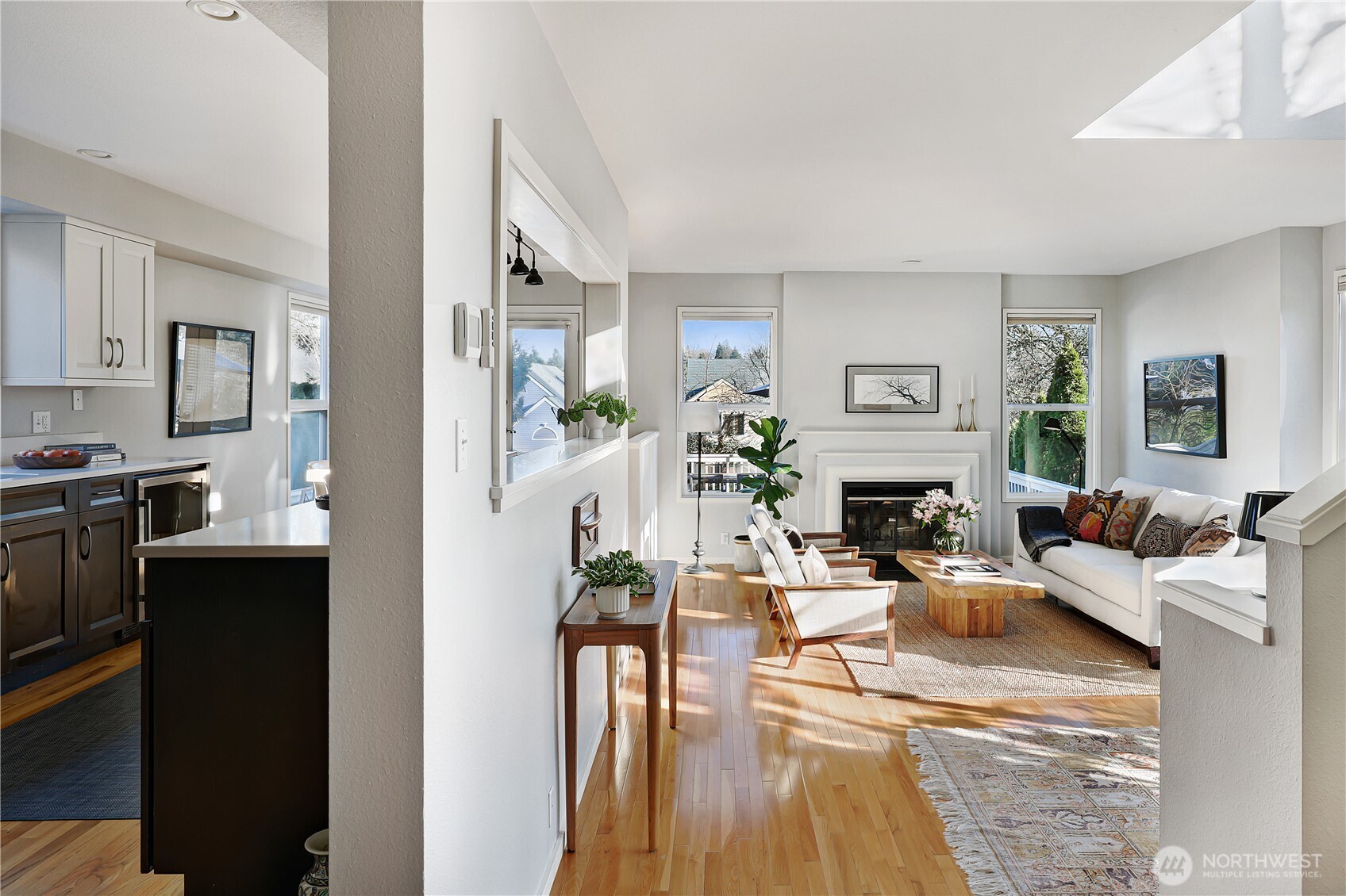 2610 East Helen Street Seattle, WA 98112 - Photo 3 of 31