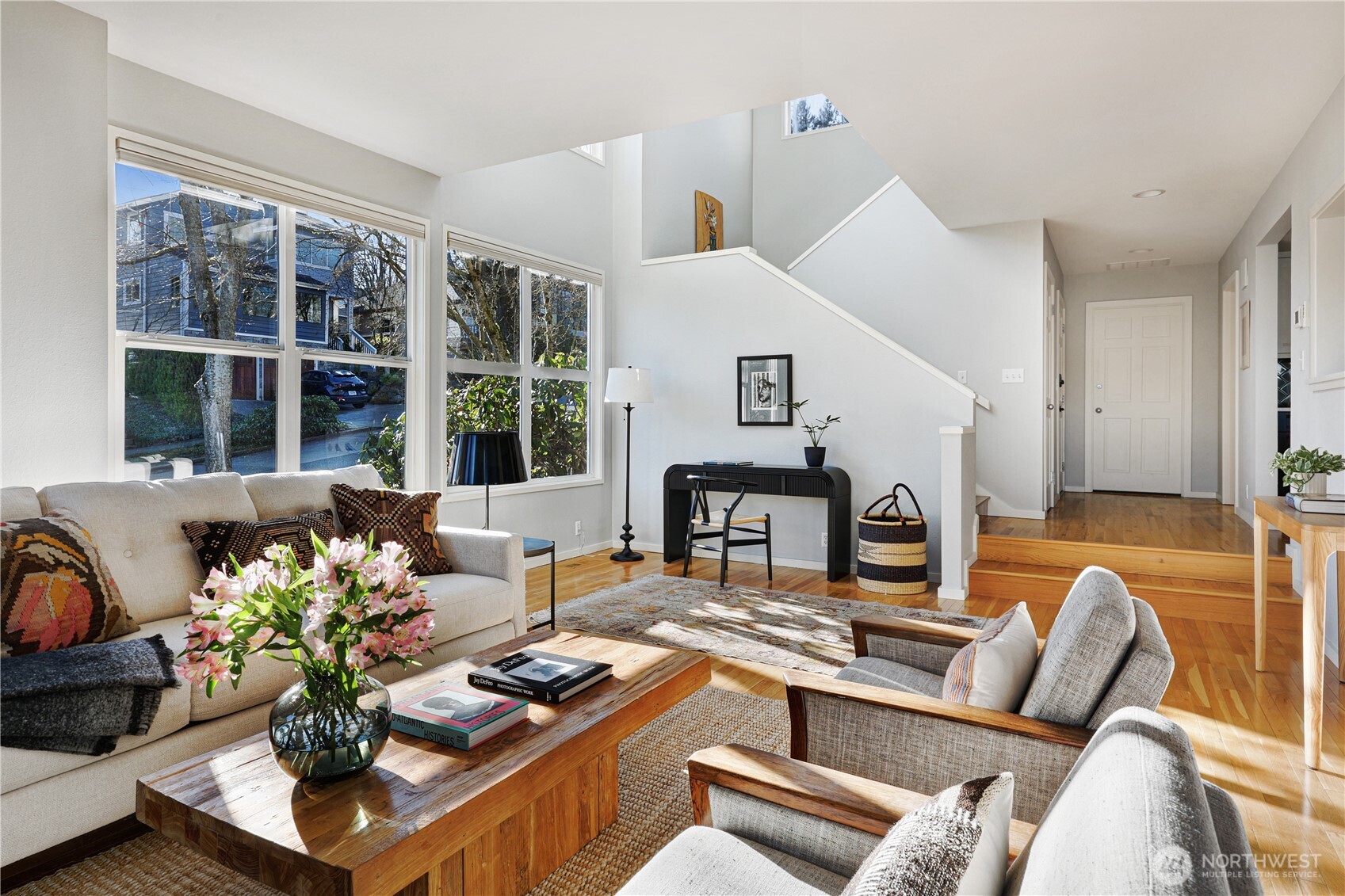 2610 East Helen Street Seattle, WA 98112 - Photo 4 of 31