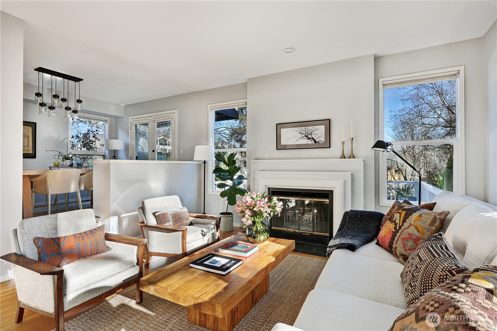 2610 East Helen Street Seattle, WA 98112 - Photo 7 of 31