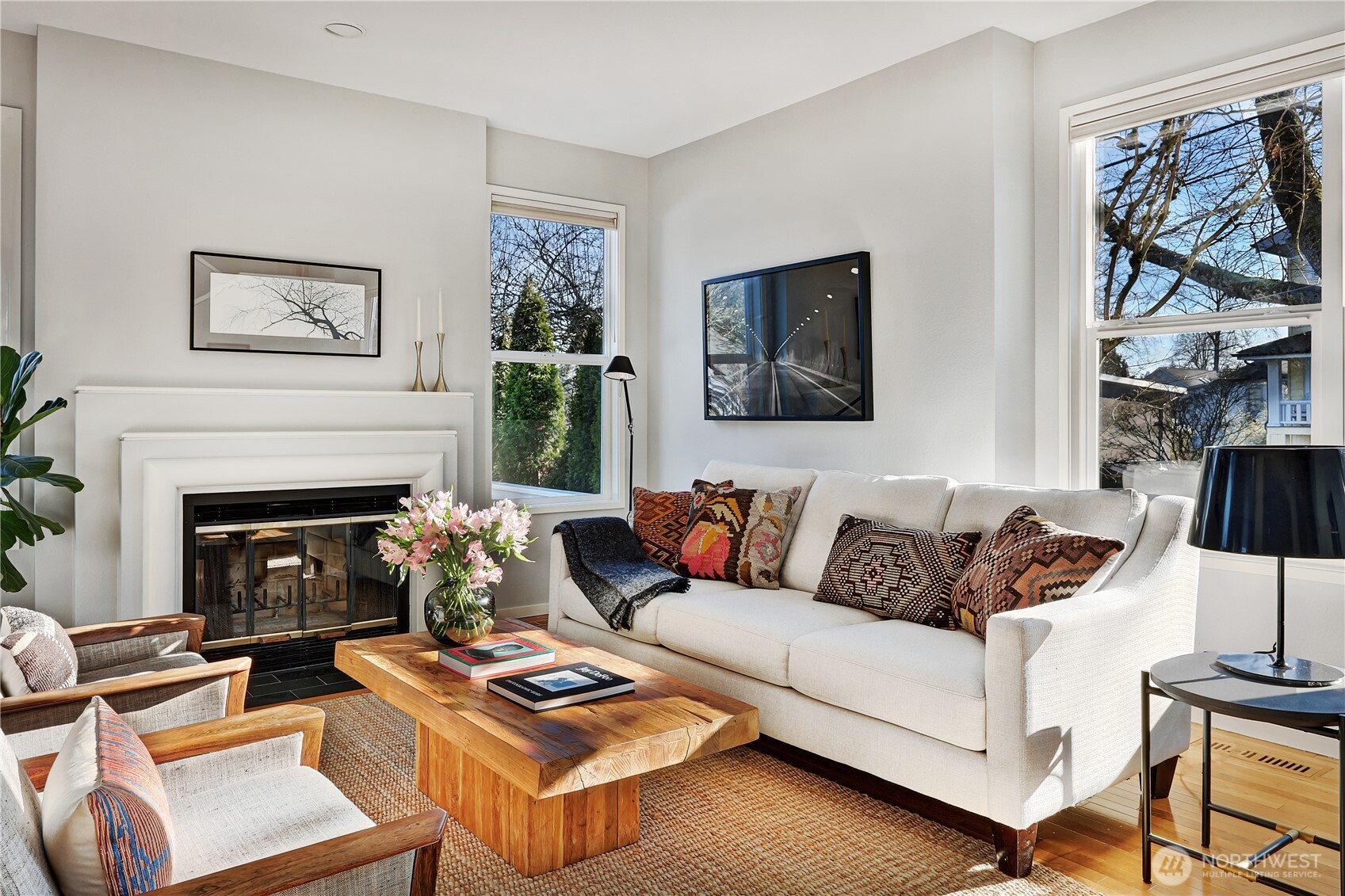 2610 East Helen Street Seattle, WA 98112 - Photo 8 of 31