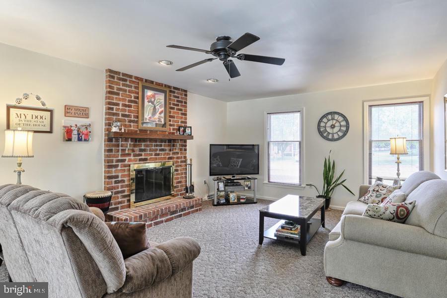 303 Coventry Lane Lititz, PA 17543 - Photo 3 of 34