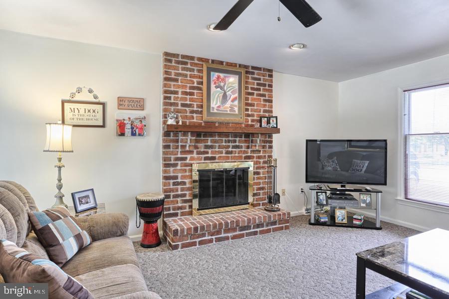 303 Coventry Lane Lititz, PA 17543 - Photo 5 of 34