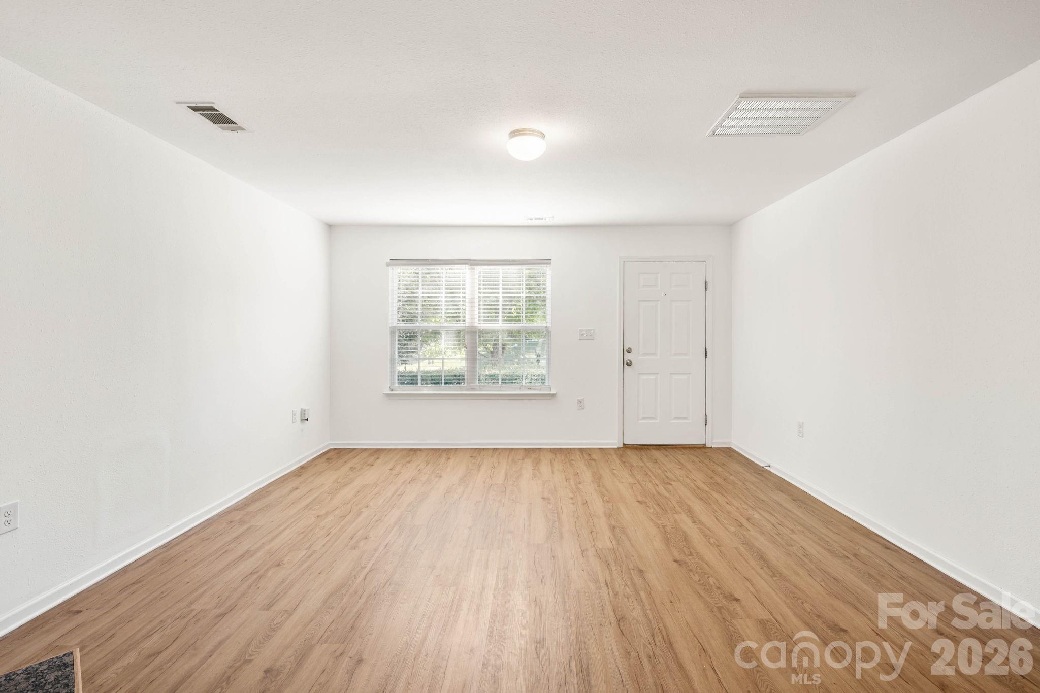 1429 River Run Road Lowell, NC 28098 - Photo 5 of 37