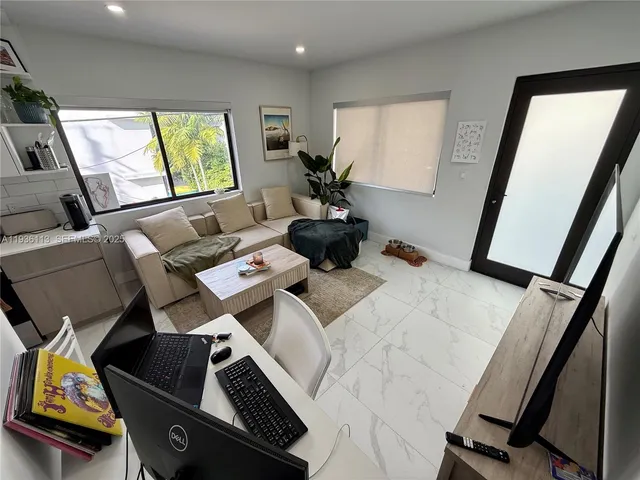 $2,975 | 944 Jefferson Avenue, Unit 16, Miami Beach, FL 33139