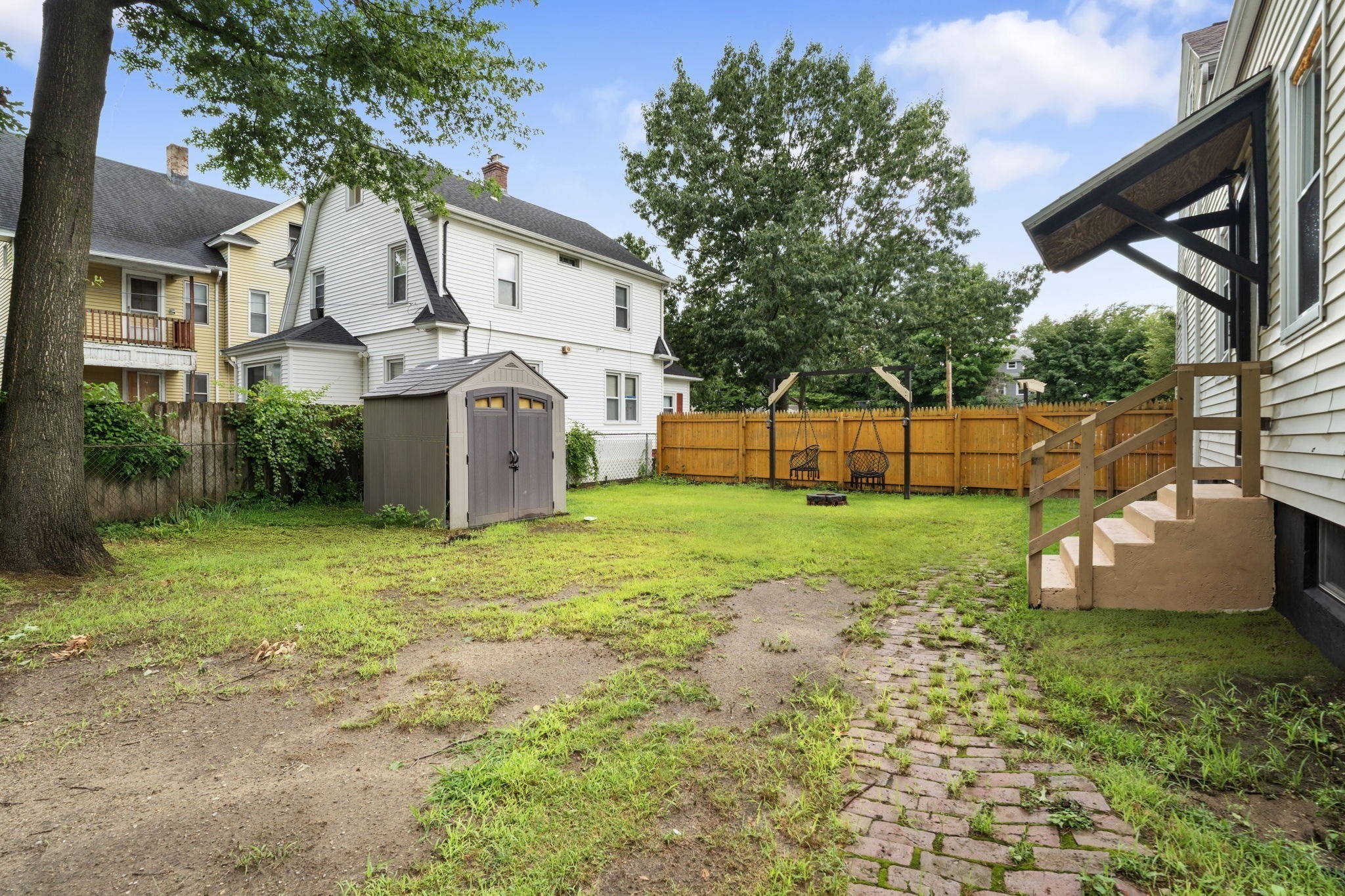 19 Suffolk Street Springfield, MA 01109 - Photo 5 of 35 Gallery Image 5
