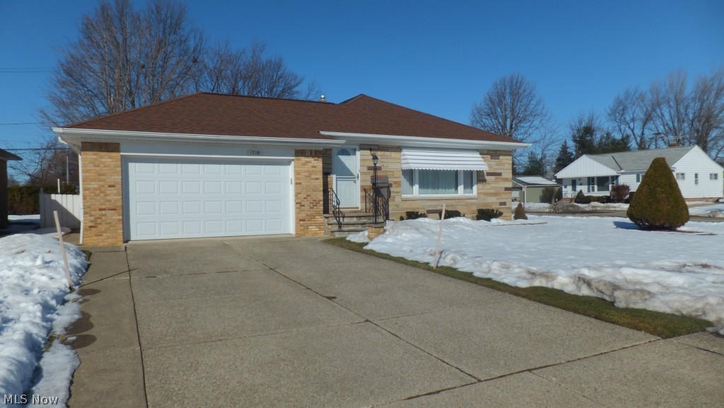 1710 Alcester Road Cleveland, OH 44124 - Photo 3 of 25