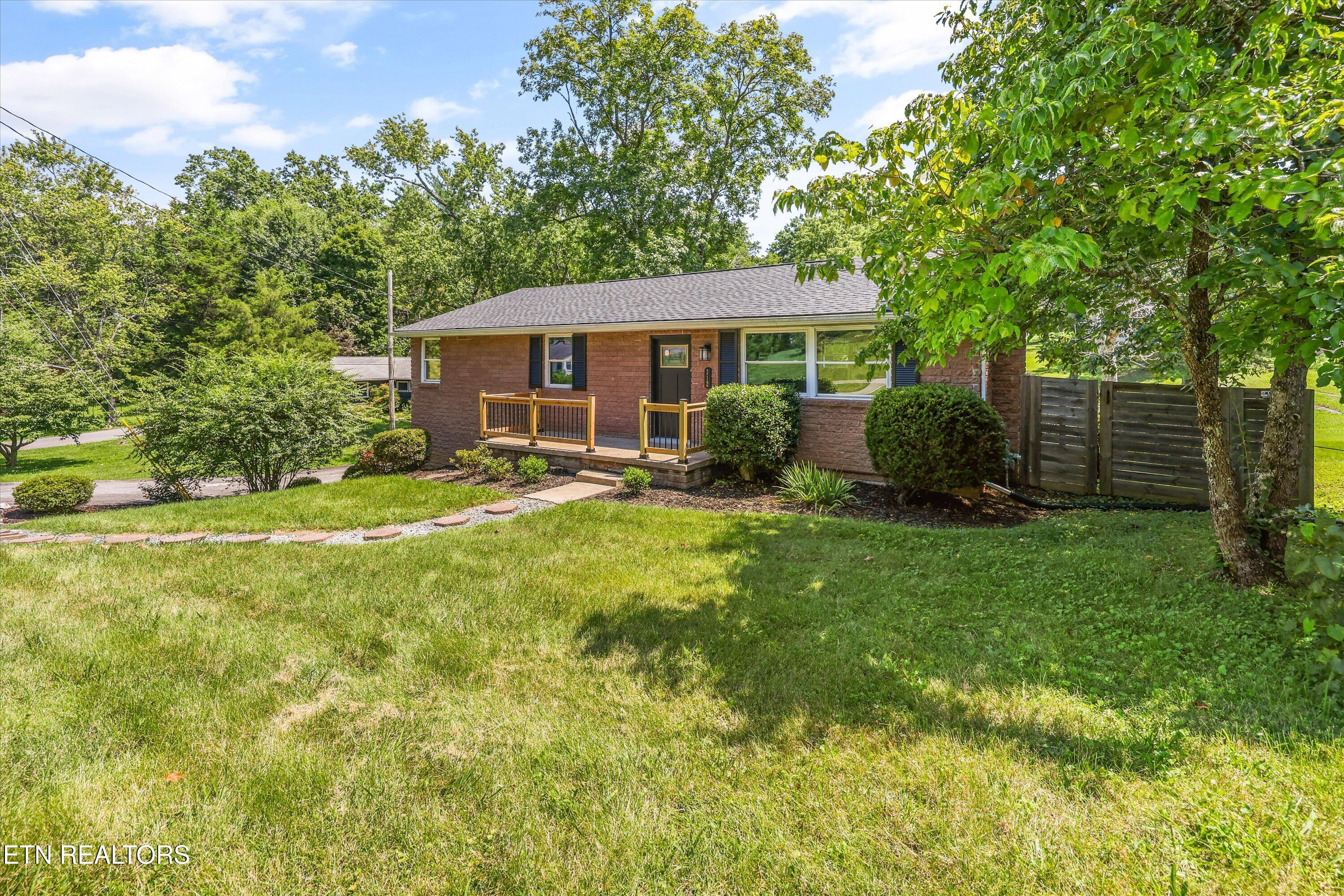 312 Stone Road Knoxville, TN 37920 - Photo 3 of 33 03-312 Stone Rd31