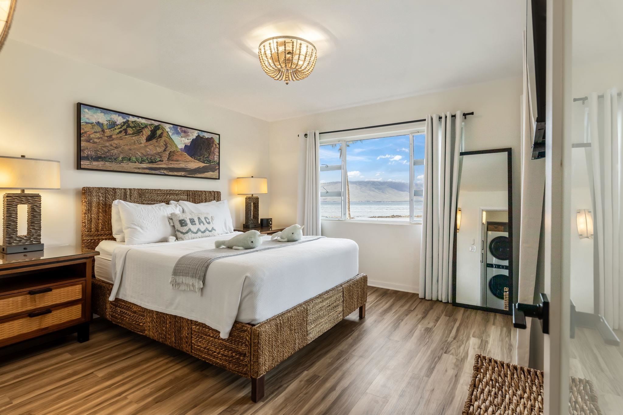 760 South Kihei Road, Unit 208 Kihei, HI 96753 - Photo 9 of 30 a bedroom with a bed and a window