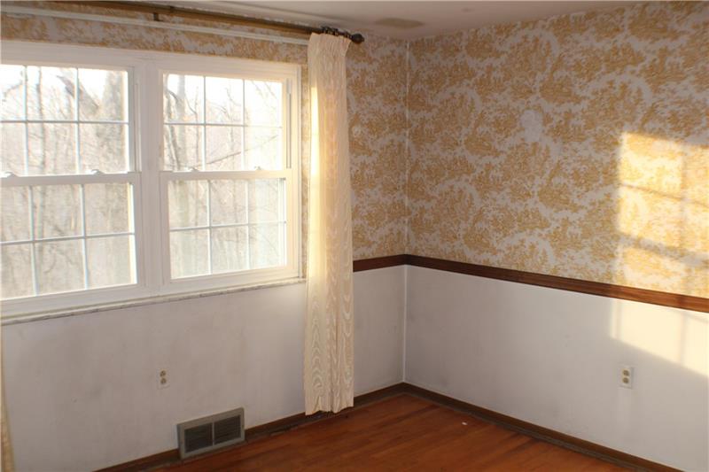 138 Tory Road Coraopolis, PA 15108 - Photo 10 of 19 Gallery Image 10