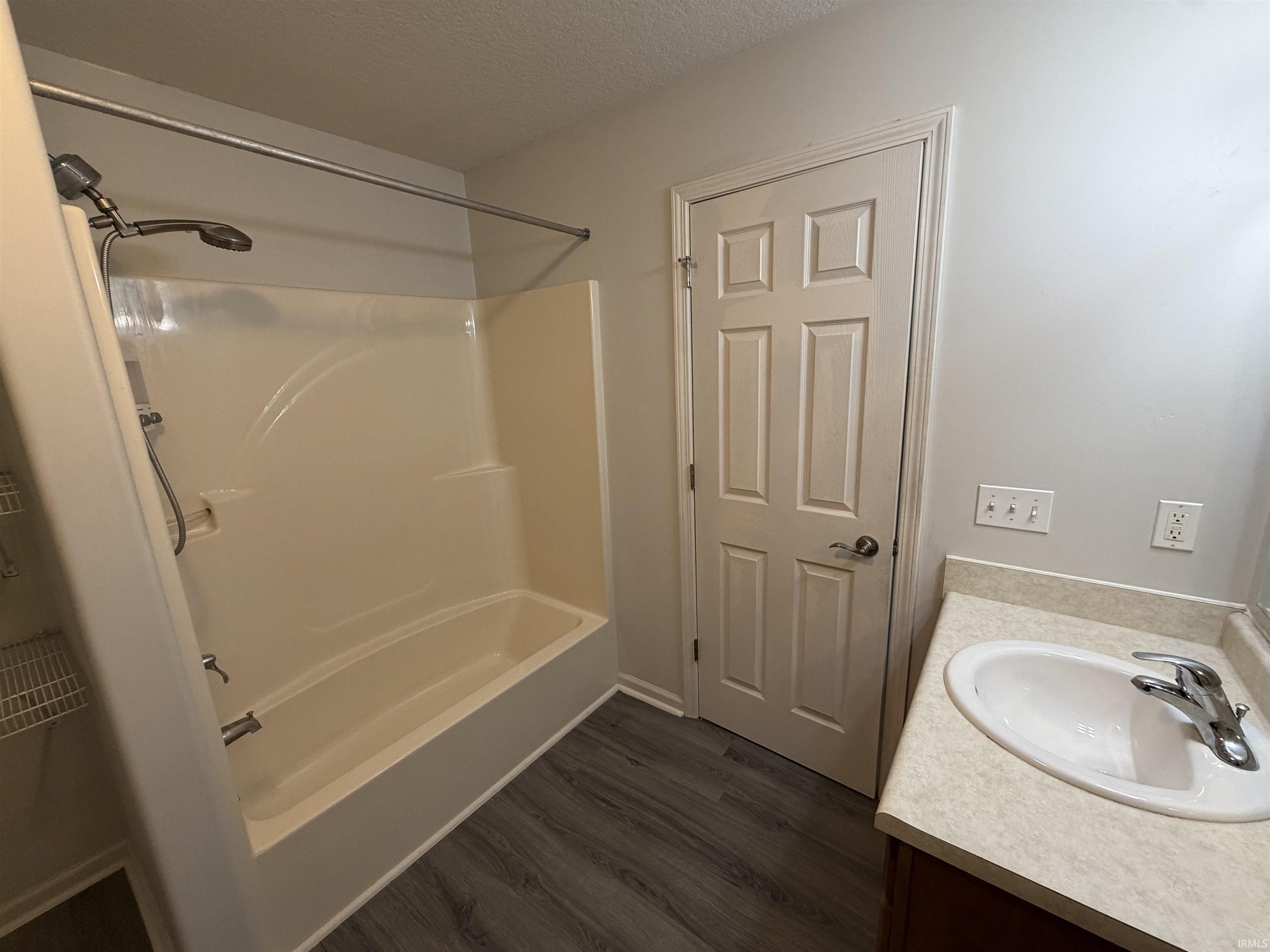 12228 Shearwater Run Fort Wayne, IN 46845 - Photo 15 of 35