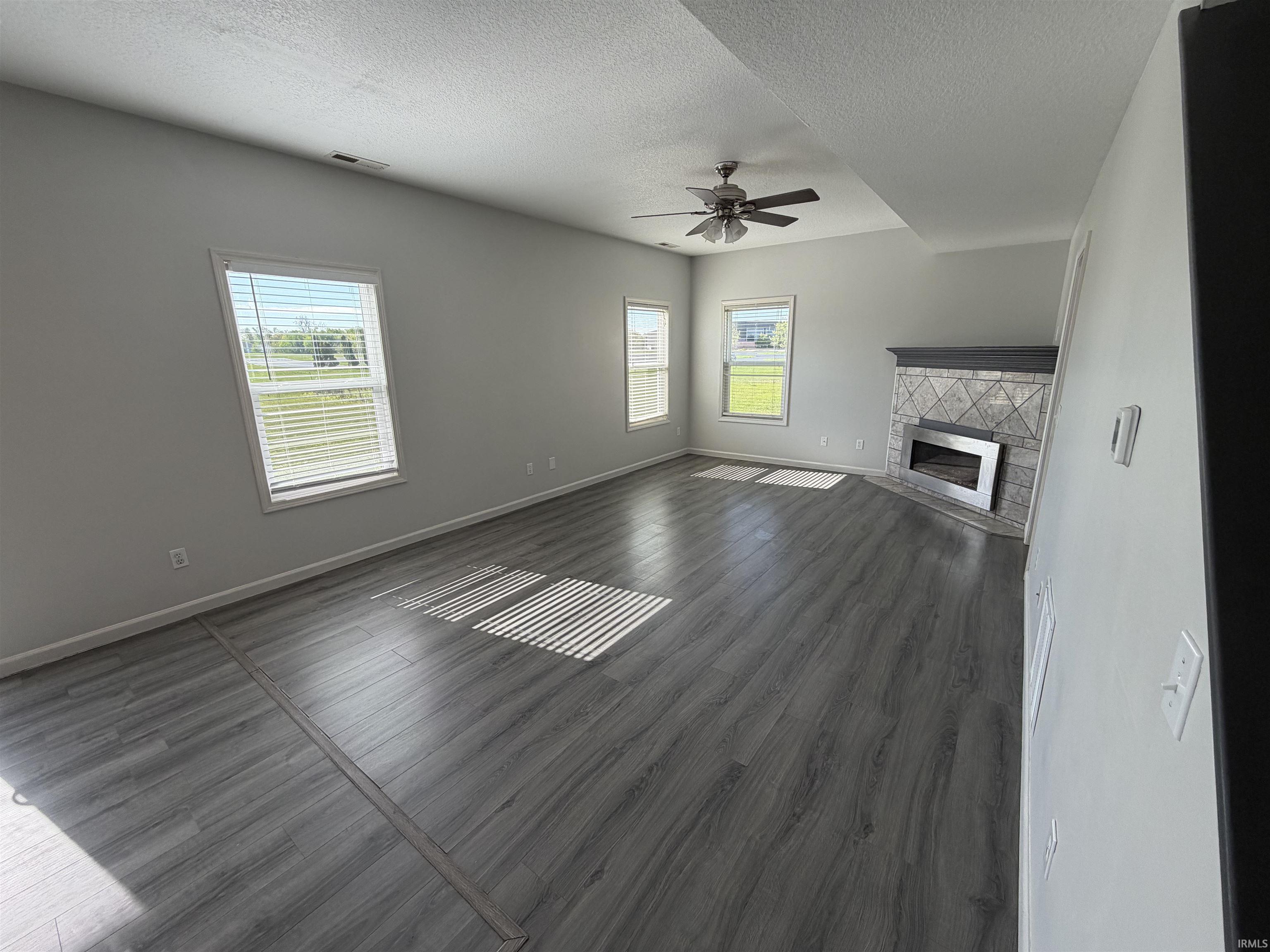 12228 Shearwater Run Fort Wayne, IN 46845 - Photo 3 of 35