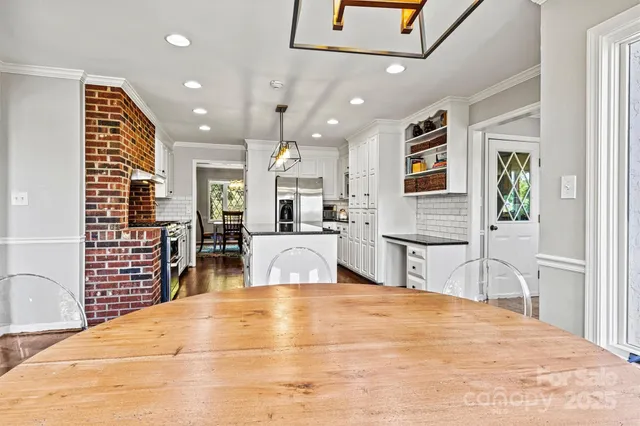 $1,350,000 | 476 44th Ave Drive Northwest, Hickory, NC 28601