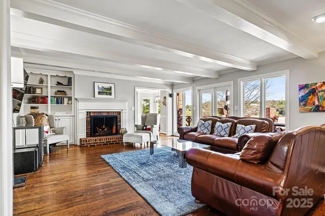 $1,350,000 | 476 44th Ave Drive Northwest, Hickory, NC 28601