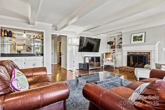 $1,350,000 | 476 44th Ave Drive Northwest, Hickory, NC 28601