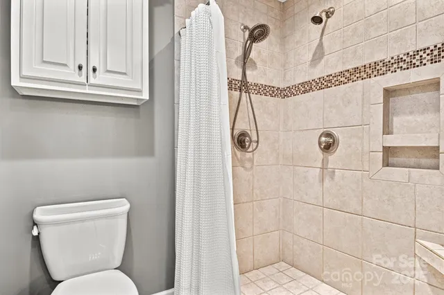 $1,350,000 | 476 44th Ave Drive Northwest, Hickory, NC 28601