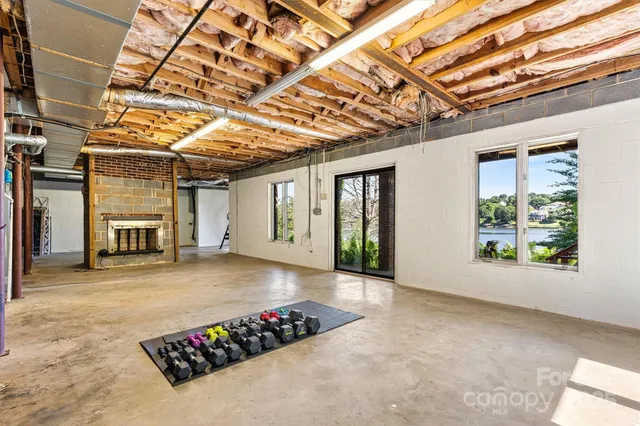 $1,350,000 | 476 44th Ave Drive Northwest, Hickory, NC 28601