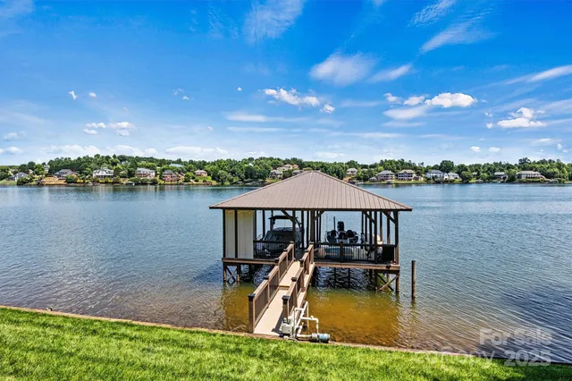 $1,350,000 | 476 44th Ave Drive Northwest, Hickory, NC 28601