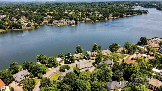 $1,350,000 | 476 44th Ave Drive Northwest, Hickory, NC 28601