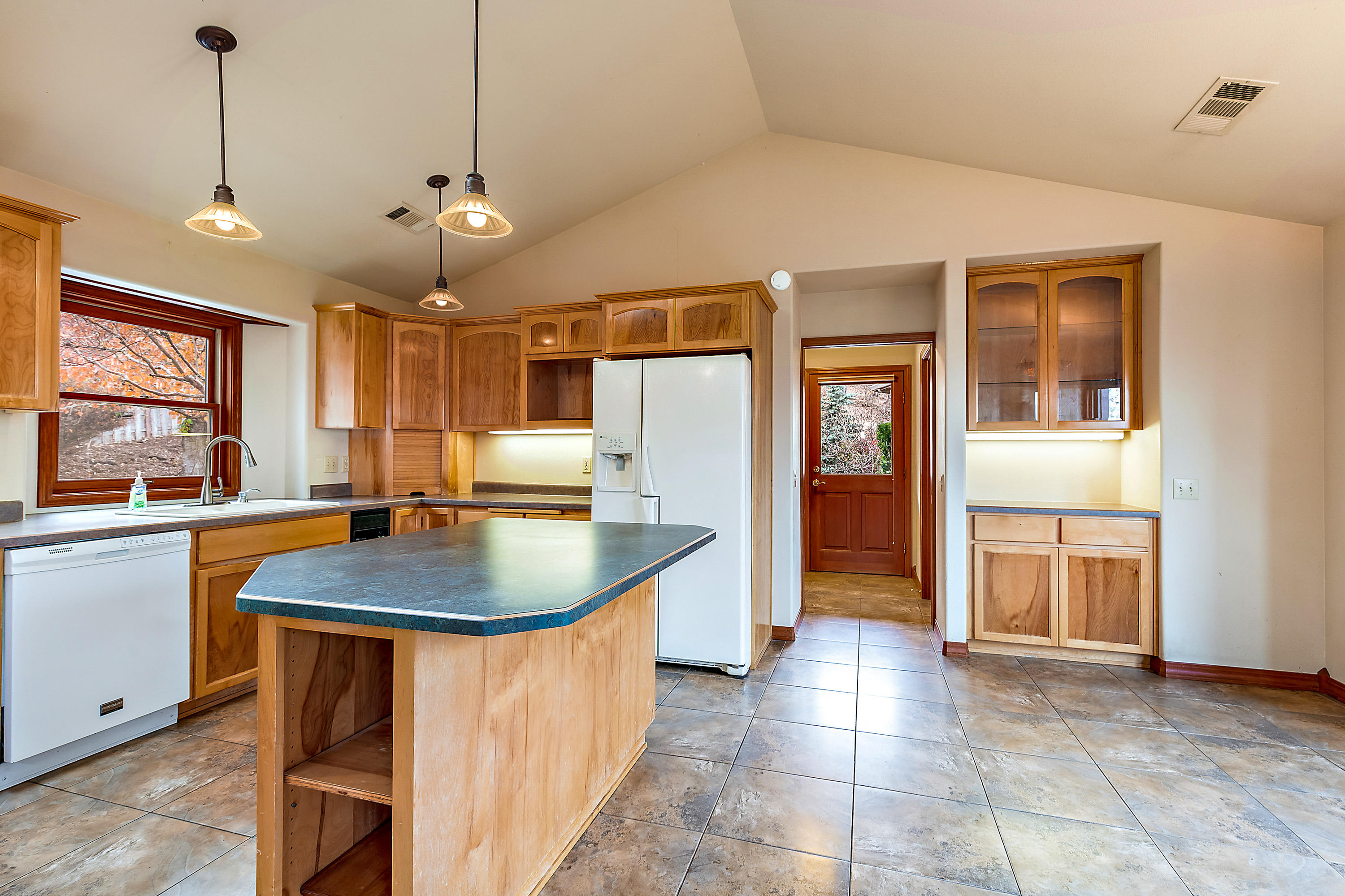 2543 Pioneer Road Talent, OR 97540 - Photo 11 of 45 48_PR_48