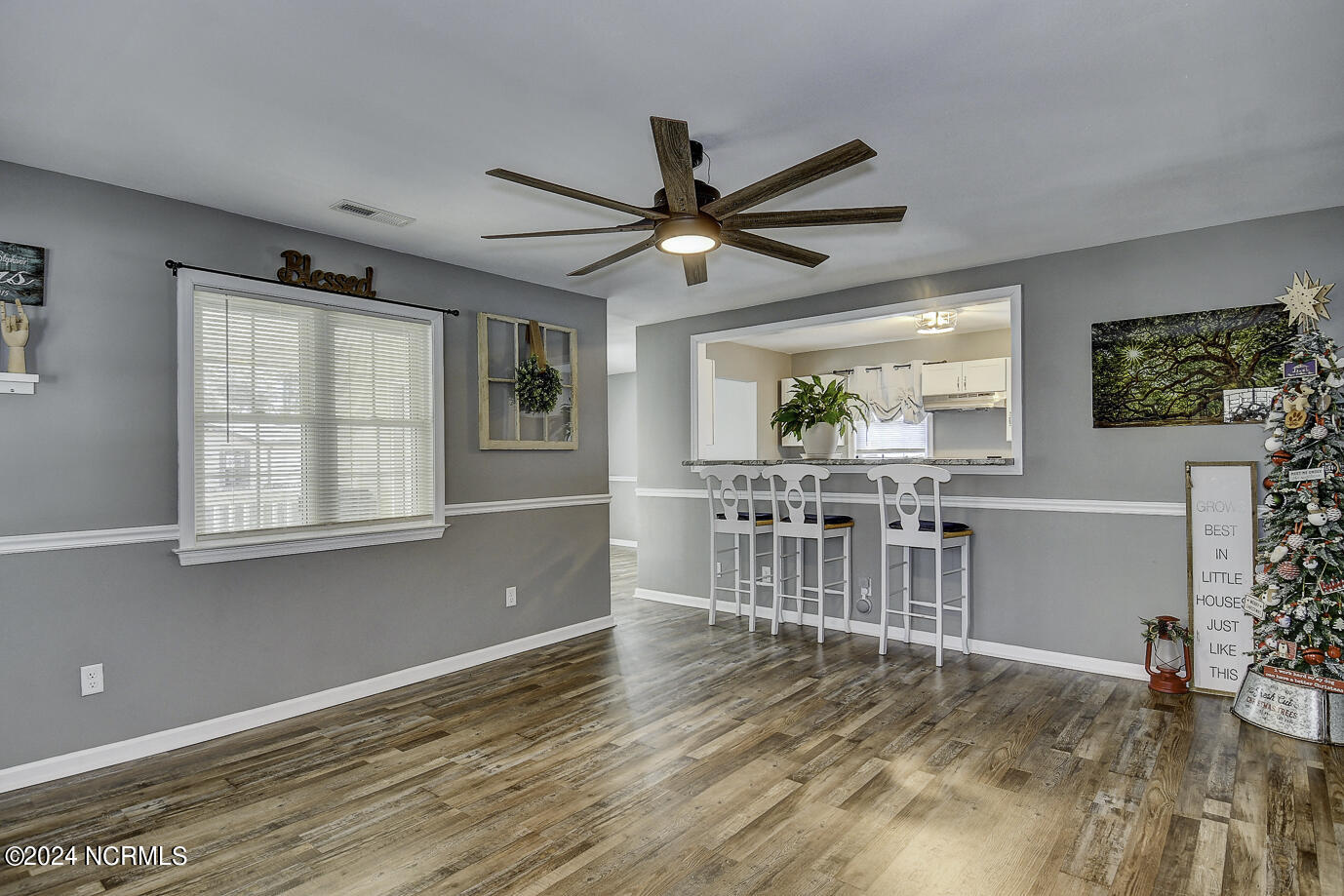 300 Bandon Road Edenton, NC 27932 - Photo 6 of 32 12-Living-Room
